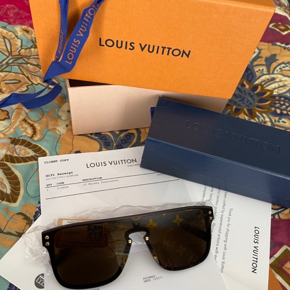 Loui Vuitton Sunglasses - Picture 9 of 12